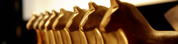 Bronshäst a la imagen de los Oscar americanos